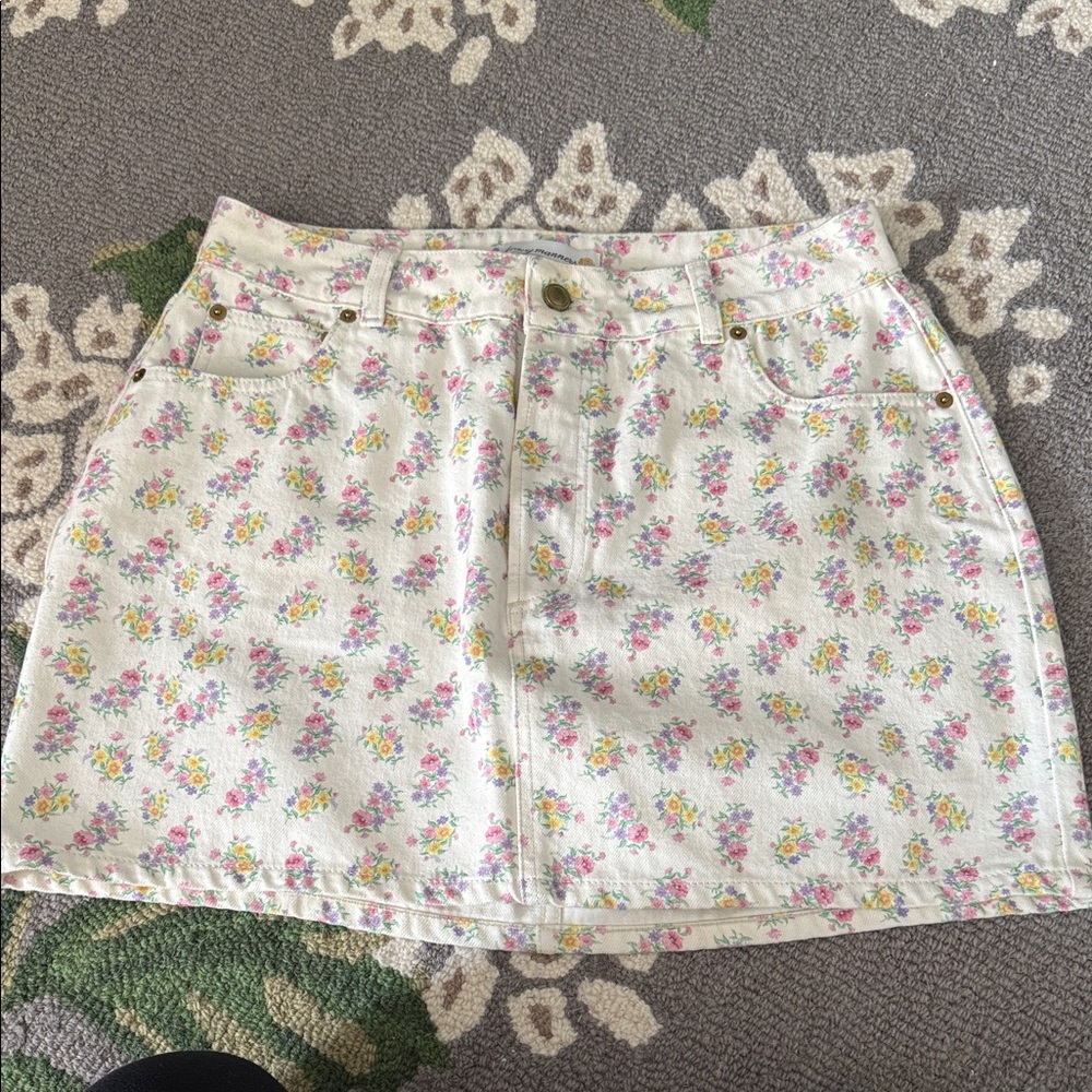Heavy Manners Floral Mini Skirt - White Paradise Garage 30